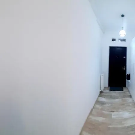 Apartment White Studio