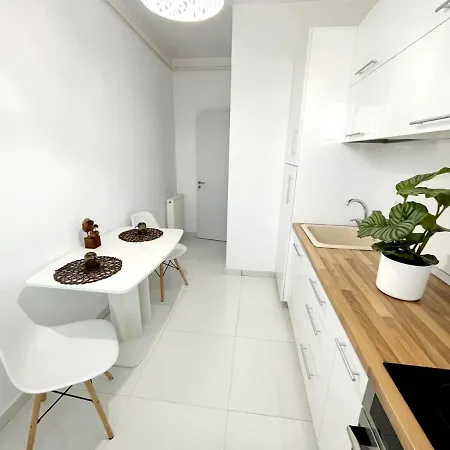 Apartment White Studio Pitesti